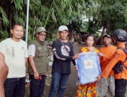 Gerak Cepat Pak RT Kepunten, Bantuan Asbes dari Wakil Bupati Sidoarjo Langsung Disalurkan ke Warga